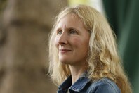 «Τροχιές»: Η Samantha Harvey κέρδισε πανάξια το Booker