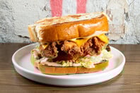 Urban Burger Co: Σερβίρει street food και urban κουλτούρα χωρίς σύνορα