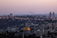 Μαζική επίθεση του Ιράν με πυραύλους στο Ισραήλ