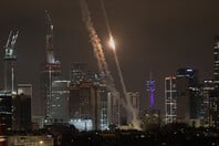 Ιράν: «Σύντομα το Ισραήλ δεν θα είναι κατοικήσιμο» - Ομοβροντία πυραύλων σε Τελ Αβίβ και Ιερουσαλήμ