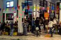 Πινακωτών 59: Το νέο bar & dough στέκι των Εξαρχείων που ζυμώνει την παράδοση με φαντασία 