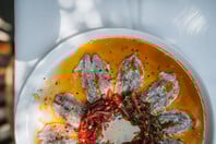 Vallis Restaurant Syrtaki: Μια ιστορία με θέα το Σούνιο και γεύσεις που μιλούν κατευθείαν στην ψυχή