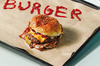 Sam Burgers: Street food γεύσεις από το Memphis στο Κουκάκι