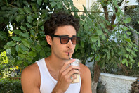 Ο Fin θέλει να δοκιμάσει όλους τους freddo cappuccino που κυκλοφορούν εκεί έξω