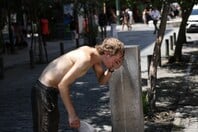Καύσωνας, μελτέμι και αφρικανική σκόνη: «Θα θυμίζει μπαρούτι αύριο» προειδοποιεί ο Γ. Τσατραφύλλιας