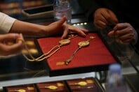 Ποιος Cartier και ποιος Louis Vuitton: Οι Κινέζοι αντικαθιστούν παγκόσμιους κολοσσού με τοπικά brand