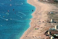 Λευκάδα: Καταγγελίες τουριστών και κατοίκων για εισιτήριο 10 ευρώ σε δημόσια παραλία