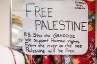 «Με απειλούν από τις ΗΠΑ επειδή λέω “Free Palestine”»
