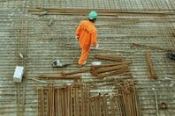 Η Κίνα χτίζει τη «νέα Διώρυγα του Σουέζ» για να ενώσει την Ευρώπη με την Ασία, παρακάμπτοντας θαλάσσιες οδούς