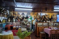 Το Χάνι της Ρέρεσης είναι ένα από τα τελευταία της Ελλάδας