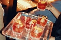 Τhe Campari Hotel: Μια ατμοσφαιρική νύχτα στην καρδιά της πόλης για την έναρξη του Negroni Week