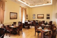 «Ίαμβος» Το νέο εστιατόριο του Πανεπιστημίου Αθηνών στο ιστορικό κτήριο «Κωστής Παλαμάς»