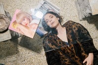 Lou: Πόσες ανοιχτά λεσβίες ξέρεις αυτήν τη στιγμή στην ελληνική μουσική σκηνή;