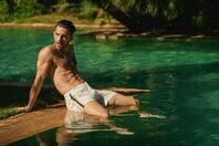 Τζόναθαν Μπέιλι: Ο πιο σέξι άνδρας για το 2025, σύμφωνα με το People