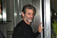 Τζιμ Κέρτις: Ποιος είναι ο υπνοθεραπευτής σύντροφος της Τζένιφερ Άνιστον