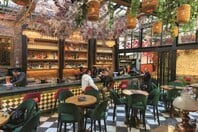 Le Grand Patron: Το στέκι του Αιγάλεω που φωτίζει τις βόλτες μας