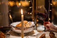 Athénée: Μια ανεπανάληπτη γαστρονομική εμπειρία στο πιο γιορτινό σκηνικό της πόλης