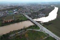 Θεσσαλία: Χιλιάδες στρέμματα «εξαφανίστηκαν» σε Τρίκαλα και Λάρισα εξαιτίας της υπερχείλισης του Πηνειού