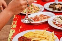 Ταβέρνα Λεύκα: Παράδοση, κήπος και αυθεντικές γεύσεις