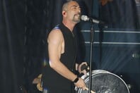 Βαλάντης: Έφτυσε τους μουσικούς του πάνω στη σκηνή εν μέσω προγράμματος