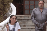 Μια Έντα με άσφαιρο πιστόλι