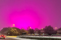 Ηνωμένο Βασίλειο: Εντυπωσιακός ροζ ουρανός κάλυψε το Μπέρμιγχαμ κατά τη διάρκεια καταιγίδας