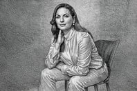  Η φωτογραφική διάταξη, η Ολγα Κεφαλογιάννη και αντιπολίτευση