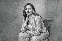  Η φωτογραφική διάταξη, η Ολγα Κεφαλογιάννη και αντιπολίτευση