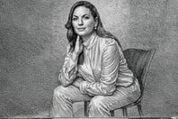  Η φωτογραφική διάταξη, η Ολγα Κεφαλογιάννη και αντιπολίτευση