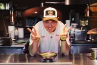 Όταν το φαγητό γίνεται μνήμη: Ο σεφ Θάνος Φέσκος και η επιστροφή στην ουσία