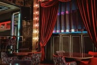 Beluga Art: Ο all-day προορισμός του Πειραιά που συνδυάζει γαστρονομία και τέχνη