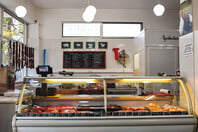 Το Παραδοσιακόν Κρεοπωλείον-Παντοπωλείον: Ένας χώρος που σε κάνει να χαίρεσαι να μαγειρεύεις