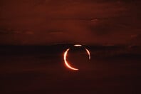 ΑΝΤΑΡΚΤΙΚΗ ΕΚΛΕΙΨΗ ΗΛΙΟΥ ΔΑΧΤΥΛΙΔΙ ΤΗΣ ΦΩΤΙΑΣ