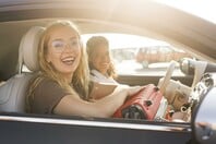 Αν είσαι νέος και ο «επίσημος» οδηγός της παρέας σου, κερδίζεις πόντους 