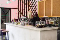 Bayard café: Ένα στέκι που πηγαίνεις για καφέ, χωρίς κινητό