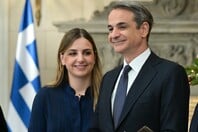 Σοφία Μητσοτάκη: «Η ξεφτίλα δεν έχει όρια» - Η απάντηση της κόρης του πρωθυπουργού για την επιστροφή από το Ντουμπάι