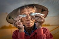 Το βραβευμένο πορτρέτο ενός ψαρά από το Βιετνάμ ξεχώρισε στο LCE Photographer of the Year 2026