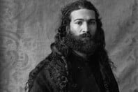 Κρίμα τόσο ωραίος άντρας και να είναι μόνος ― ένα πολυπόστ του Στάθη Τσαγκαρουσιάνου 