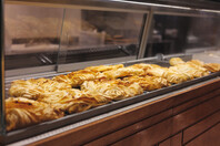 Πεντανόστιμες: Πίτες με φύλλο γιουφκά και σάντουιτς γεμισμένα με αλλαντικά και τυριά της ελληνικής παράδοσης