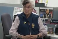 ΜΠΡΟΥΣ ΓΟΥΙΛΙΣ ΜΗΤΕΡΑ ΕΘΕΛΟΝΤΙΣΜΟΣ ΑΣΤΥΝΟΜΙΑ ΛΟΣ ΑΝΤΖΕΛΕΣ