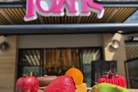 Tolis Sweets ’n’ Eats: Το viral «Bασίλειο των Φρούτων» στη Νίκαια