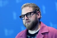 ΤΖΟΝΑ ΧΙΛ ΠΑΝΤΡΕΥΤΗΚΕ ΠΑΙΔΙ