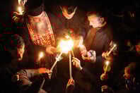 Πώς γεννήθηκε η παράδοση της πασχαλινής λαμπάδας;