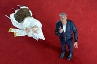 Σιωπή, αμαρτία και θέαμα: τι ακριβώς κάνει τώρα ο Μαουρίτσιο Κατελάν