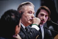 ΑΛΕΚ ΜΠΑΛΝΤΟΥΙΝ ΤΑΙΝΙΑ ΔΙΚΗ ΘΑΝΑΤΟΣ ΠΥΡΟΒΟΛΙΣΜΟΣ