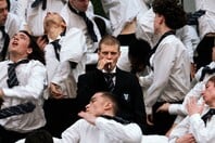 Ο Yung Lean στοιχειώνει ένα σχολείο του 2034 στο νέο φιλμ του Ρομέν Γαβρά