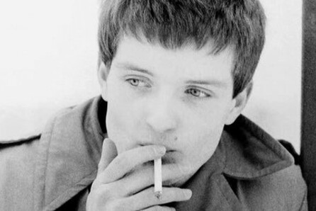 Οι στίχοι και τα ημερολόγια του Ian Curtis γίνονται βιβλίο