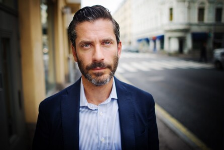 O Jens Lapidus στην Αθήνα