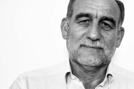 Ο Γέρος που φορούσε ένα καπέλο