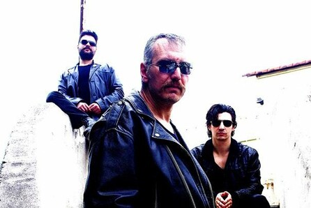 The Invisible Surfers Live